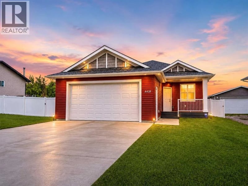 4438 Van Eaton Way, Clive, Alberta, T0C0Y0, Clive, Alberta — photo 1 of 5