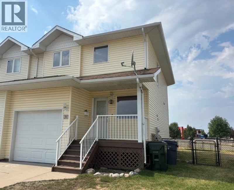 11 Northlands Crescent Northeast, Medicine Hat, Alberta, T1C2A9, Medicine Hat, Alberta — photo 1 of 5