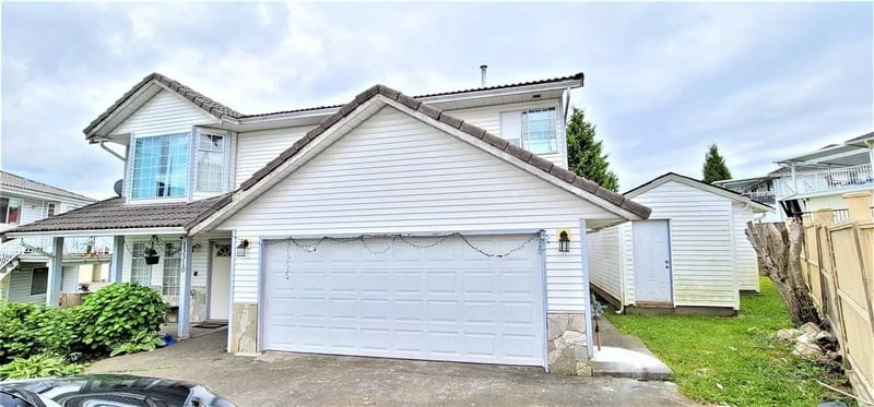 13310 88A Avenue, Surrey, British Columbia, V3V7W4, Surrey, British Columbia — photo 1 of 5
