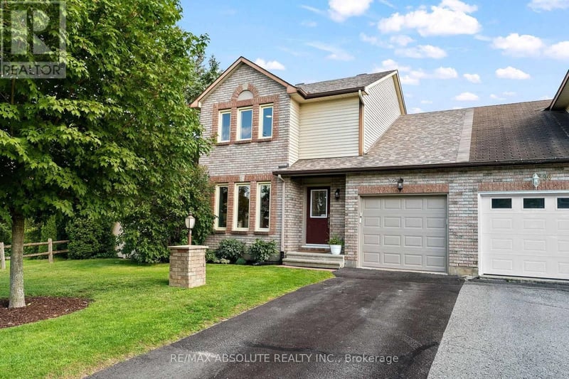 32 Greer Street, Ottawa, Ontario, K2S1H7, Ottawa, Ontario — photo 1 of 5
