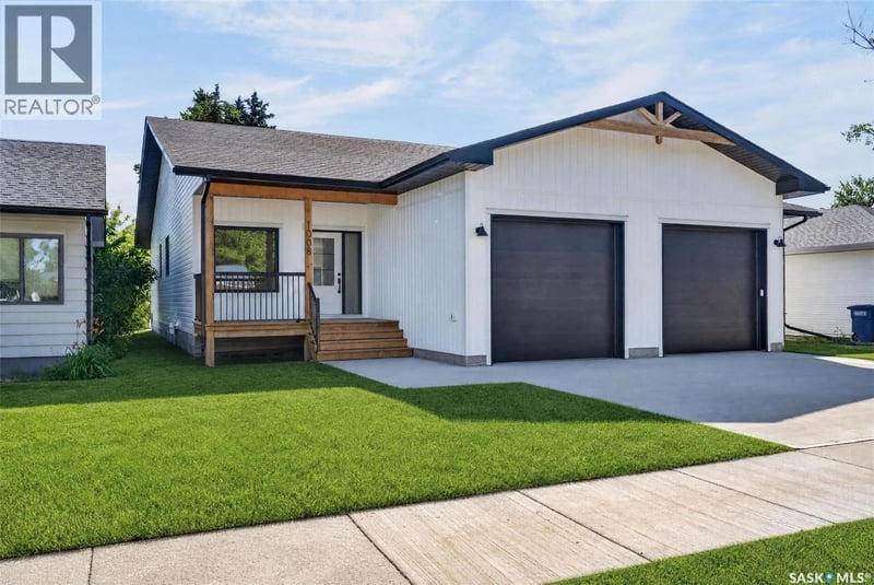 1008 10th STREET, Humboldt, Saskatchewan, S0K2A0, Humboldt, Saskatchewan — photo 1 of 5