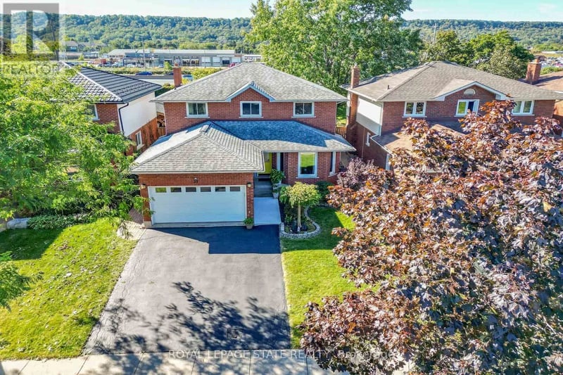 31 Princess Boulevard, Grimsby (Grimsby Beach), Ontario, L3M5A8, Grimsby (Grimsby Beach), Ontario — photo 1 of 5