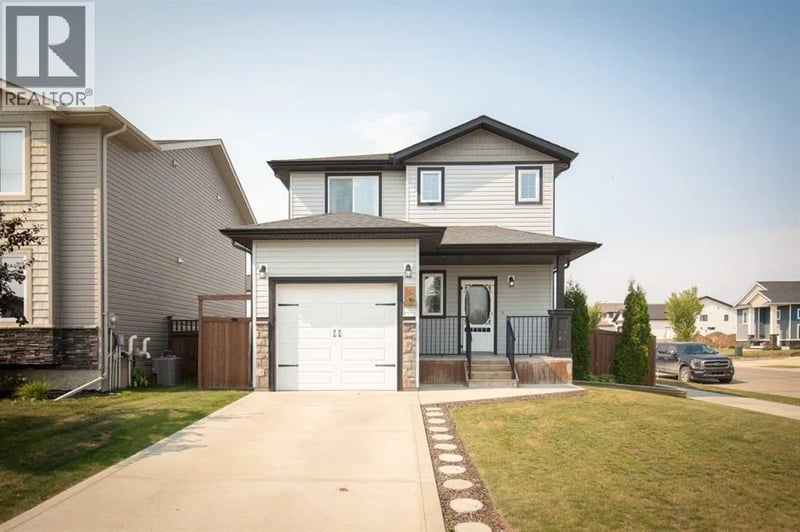 2 Almond Crescent, Blackfalds, Alberta, T4M0J6, Blackfalds, Alberta — photo 1 of 5