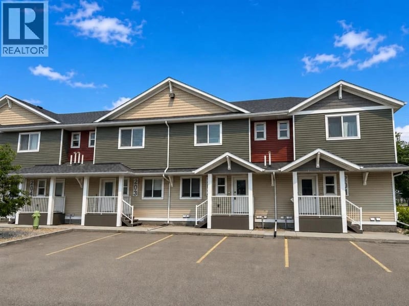 148 Vanier Drive, Red Deer, Alberta, T4R0K9, Red Deer, Alberta — photo 1 of 5