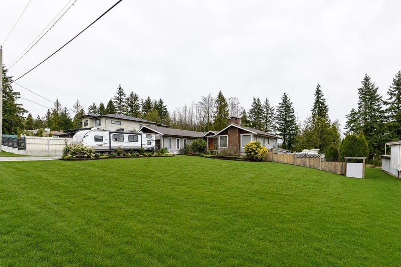 7262 209A Street, Langley, British Columbia, V2Y2E4, Langley, British Columbia — photo 1 of 5
