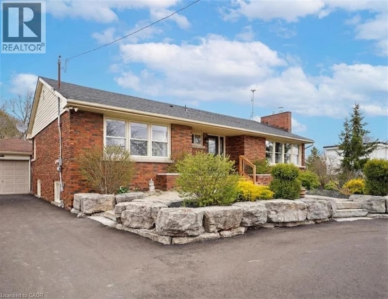 5117 CANBOROUGH Road, Wellandport, Ontario, L0R2J0, Wellandport, Ontario — photo 1 of 5