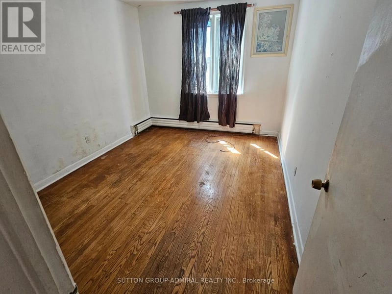 7 Elway Court, Toronto (Yorkdale-Glen Park), Ontario, M6B2N7, Toronto (Yorkdale-Glen Park), Ontario — photo 1 of 5