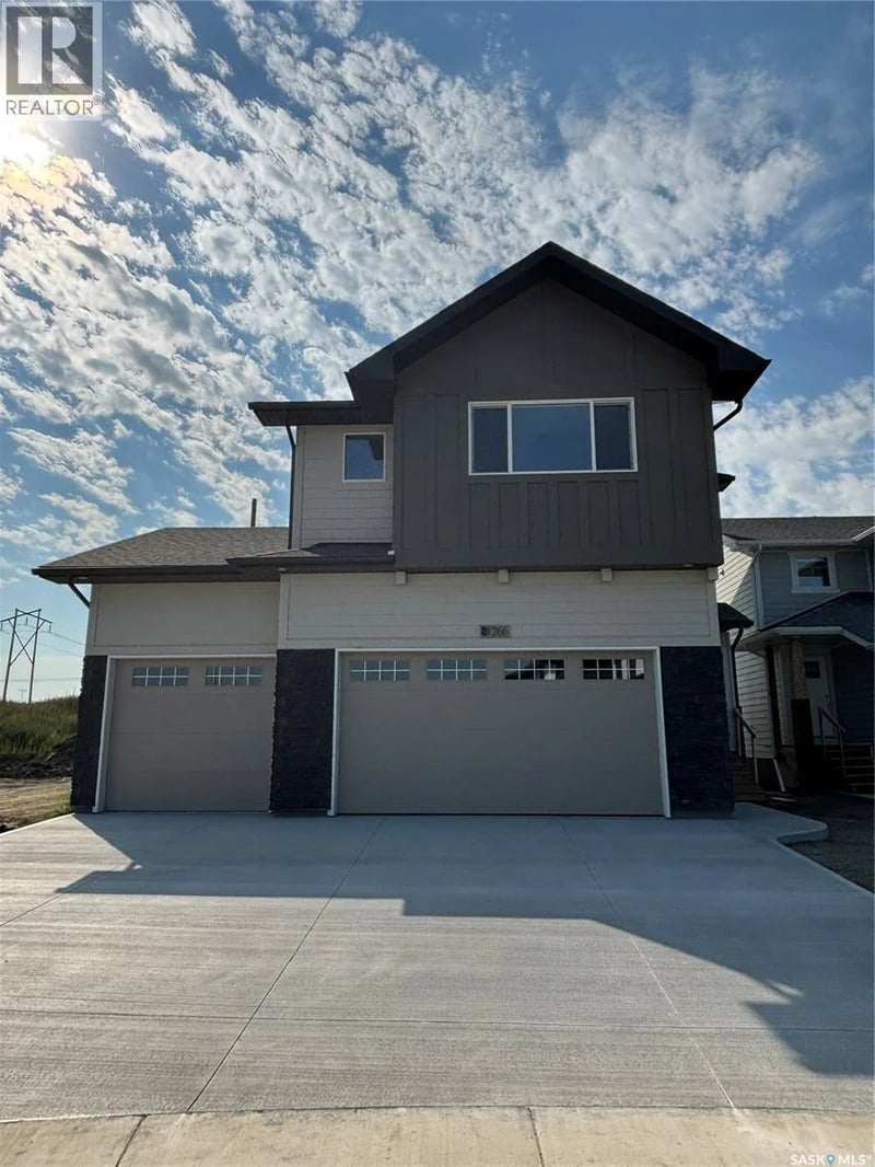 266 Kostiuk CRESCENT, Saskatoon, Saskatchewan, S7V2A3, Saskatoon, Saskatchewan — photo 1 of 5