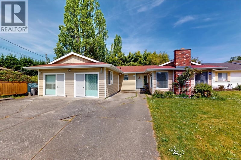 1382 McKenzie Avenue, Saanich, British Columbia, V8P2M2, Saanich, British Columbia — photo 1 of 5