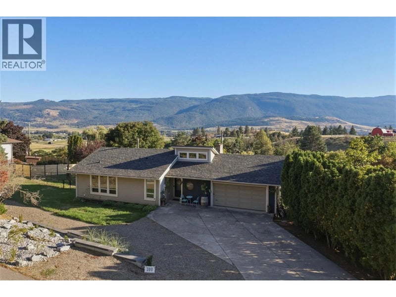 300 Scenic Drive, Coldstream, British Columbia, V1B2X3, Coldstream, British Columbia — photo 1 of 5