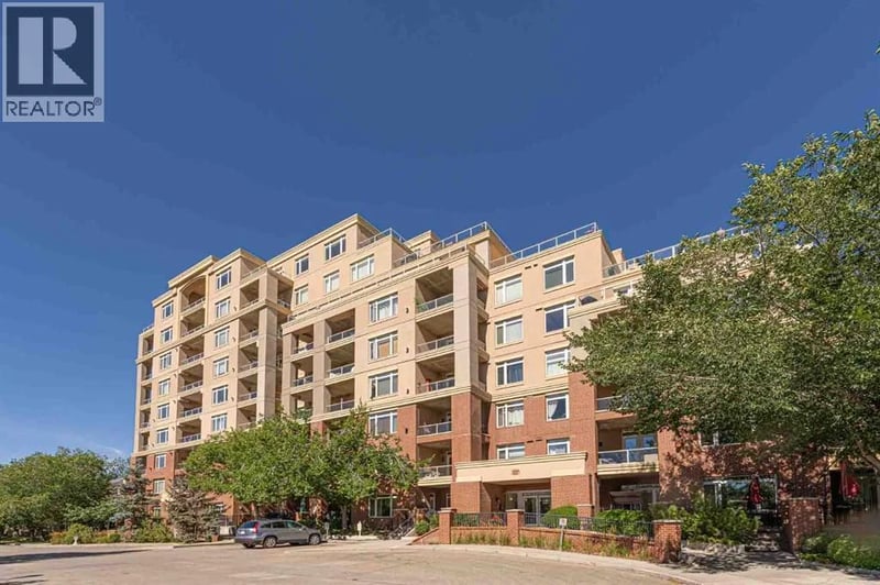24 Hemlock Crescent Southwest, Calgary, Alberta, T3C2Z1, Calgary, Alberta — photo 1 of 5