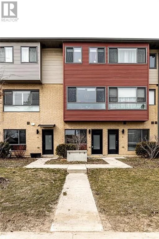 #8 369 Essa Road, Barrie (Holly), Ontario, L4N9C8, Barrie (Holly), Ontario — photo 1 of 5