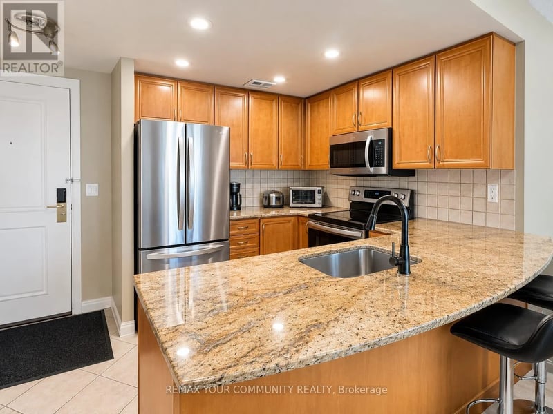 #619 2727 Keele Street, Toronto (Downsview-Roding-CFB), Ontario, M3M2E9, Toronto (Downsview-Roding-CFB), Ontario — photo 1 of 5