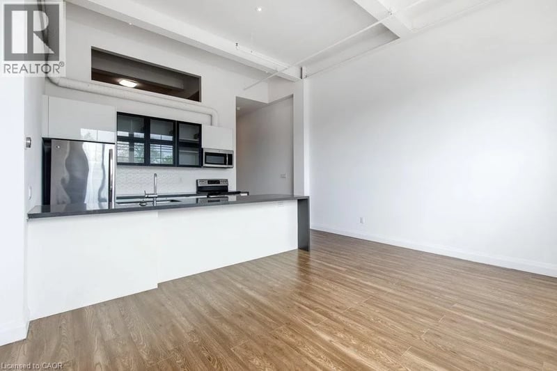 #134 220 DUNDURN Street South, Hamilton, Ontario, L8P4K7, Hamilton, Ontario — photo 1 of 5