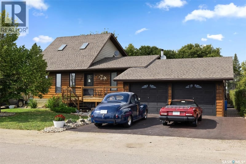 116 Courtside CRESCENT, Pilot Butte, Saskatchewan, S0G3Z0, Pilot Butte, Saskatchewan — photo 1 of 5