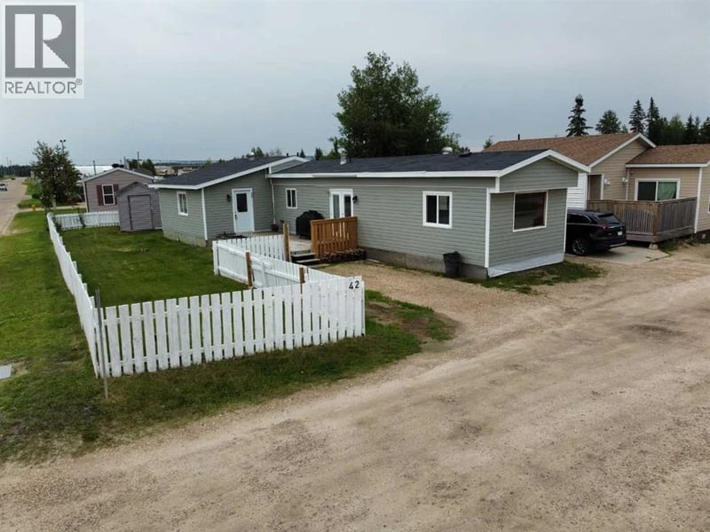 42 Evergreen Crescent, Whitecourt, Alberta, T7S1J2, Whitecourt, Alberta — photo 1 of 5