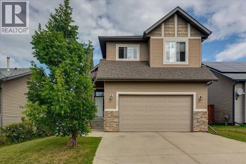 135 Inglewood Drive, Red Deer, Alberta, T4R0A5, Red Deer, Alberta — photo 1 of 5