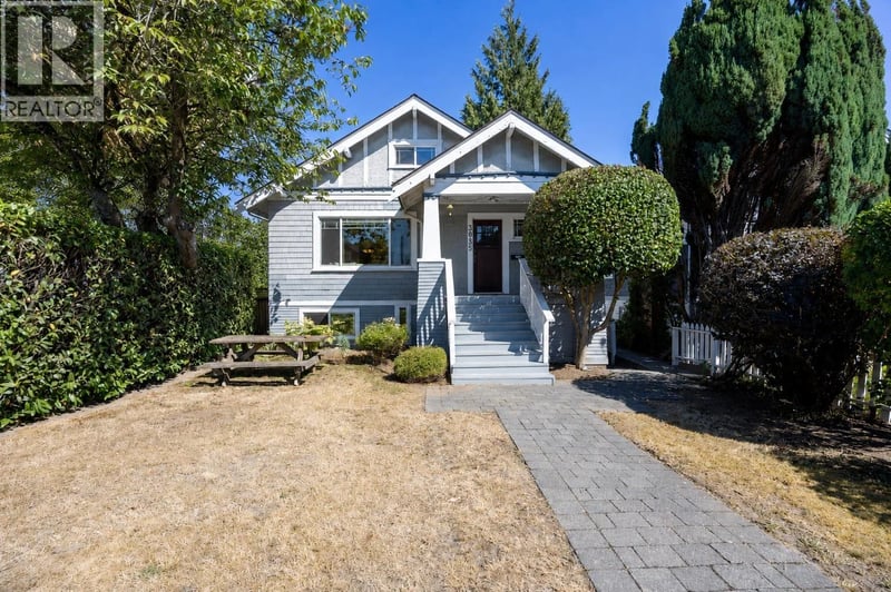 3035 5TH Avenue, Vancouver, British Columbia, V6K1T8, Vancouver, British Columbia — photo 1 of 5