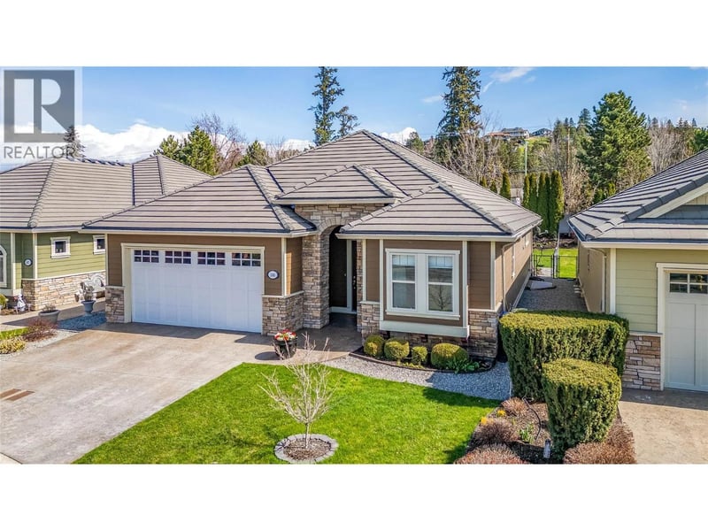 #105 4450 GORDON Drive, Kelowna, British Columbia, V1W1T1, Kelowna, British Columbia — photo 1 of 5