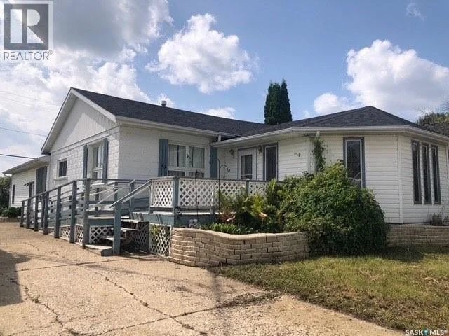 43 1st AVENUE NW, Preeceville, Saskatchewan, S0A3B0, Preeceville, Saskatchewan — photo 1 of 5