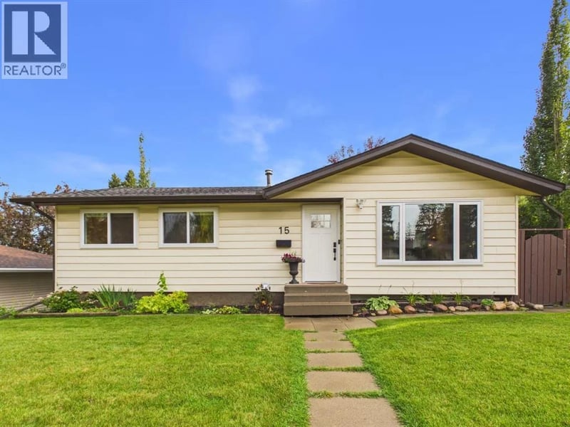 15 Hazelwood Crescent Southwest, Calgary, Alberta, T2V3C1, Calgary, Alberta — photo 1 of 5