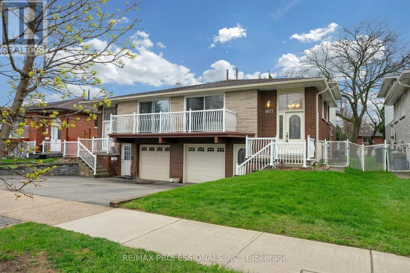 1877 Silverberry Crescent, Mississauga (Clarkson), Ontario, L5J1C8, Mississauga (Clarkson), Ontario — photo 1 of 5