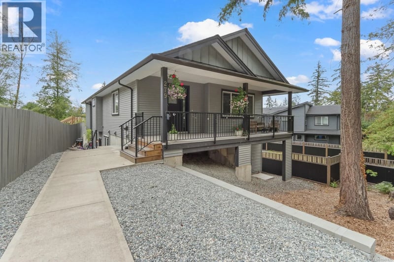 279 Westwood Road, Nanaimo, British Columbia, V9R6S4, Nanaimo, British Columbia — photo 1 of 5