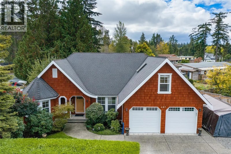 647 Temple Street, Parksville, British Columbia, V9P1B4, Parksville, British Columbia — photo 1 of 5