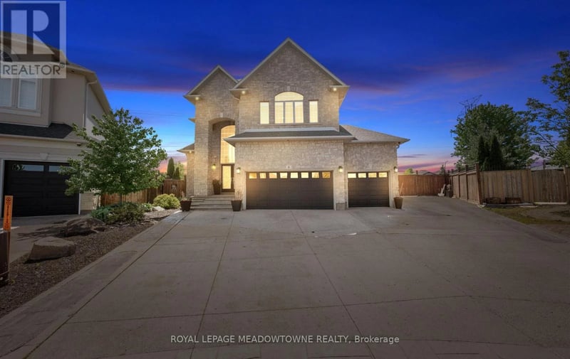 4 Playfair Court, Hamilton (Meadowlands), Ontario, L9K1R6, Hamilton (Meadowlands), Ontario — photo 1 of 5