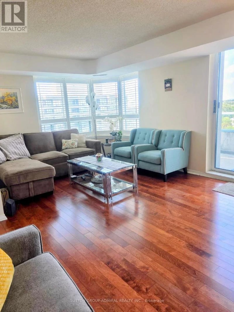 #PH210 1 Emerald Lane, Vaughan (Crestwood-Springfarm-Yorkhill), Ontario, L4J8N2, Vaughan (Crestwood-Springfarm-Yorkhill), Ontario — photo 1 of 5