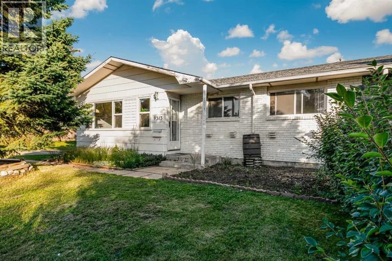9313 111 Avenue, Grande Prairie, Alberta, T8V3G3, Grande Prairie, Alberta — photo 1 of 5