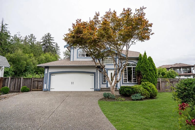 15445 109A Avenue, Surrey, British Columbia, V3R0X6, Surrey, British Columbia — photo 1 of 5