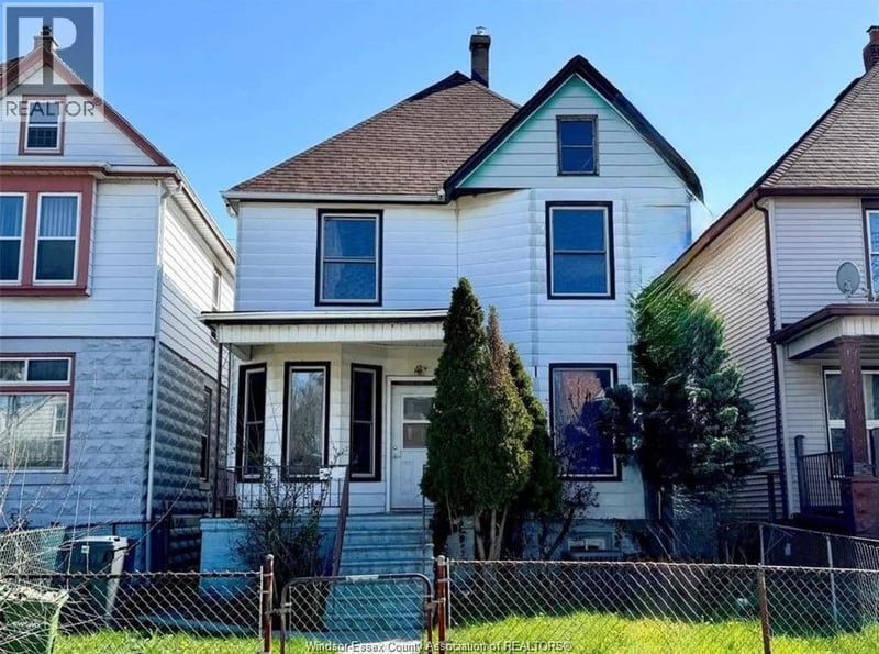 #MAIN 722 Dougall Avenue, Windsor, Ontario, N9A4P8, Windsor, Ontario — photo 1 of 5