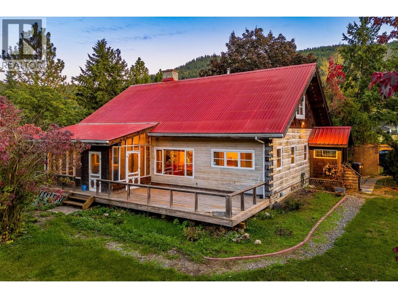 7001 Learmouth Road, Coldstream, British Columbia, V1B3H1, Coldstream, British Columbia — photo 1 of 5