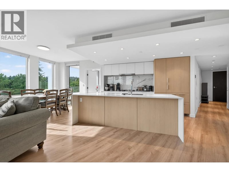 #807 1500 FERN Street, North Vancouver, British Columbia, V7J0E6, North Vancouver, British Columbia — photo 1 of 5
