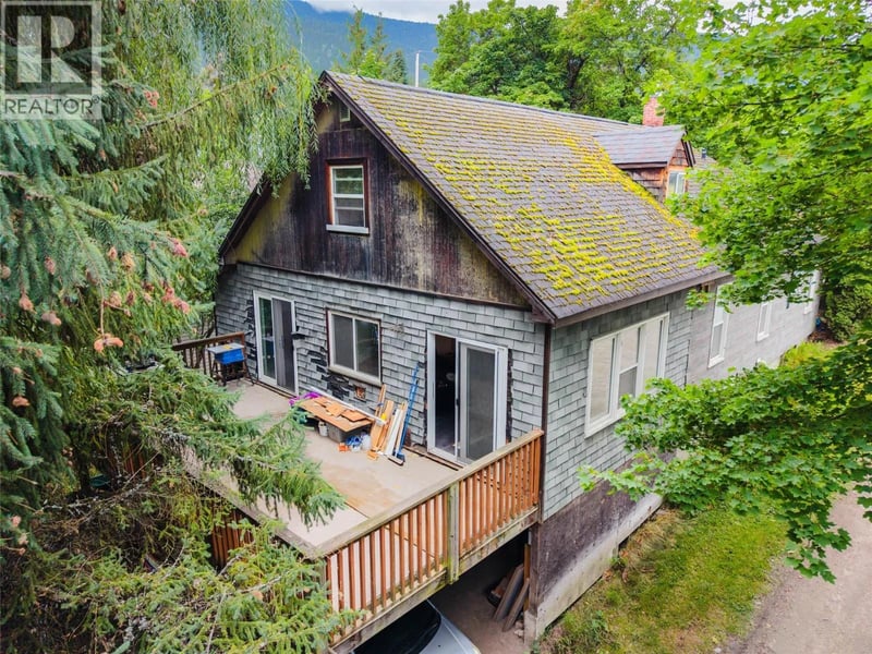 1401 Vancouver Street Street, Nelson, British Columbia, V1L1E3, Nelson, British Columbia — photo 1 of 5