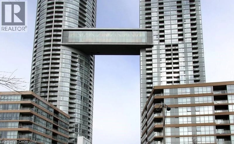 #2203 15 ICEBOAT Terrace, Toronto, Ontario, M5V4A5, Toronto, Ontario — photo 1 of 5