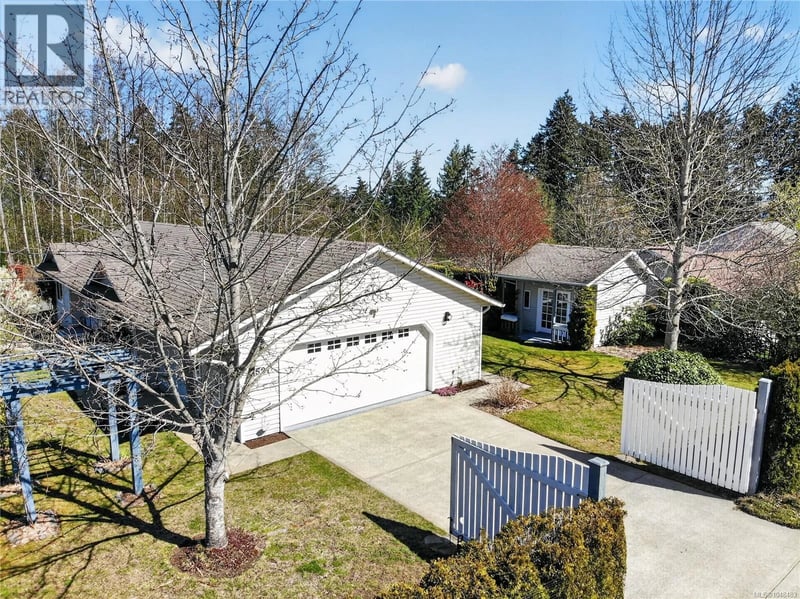 4521 Sunwood Place, Bowser, British Columbia, V0R1G0, Bowser, British Columbia — photo 1 of 5