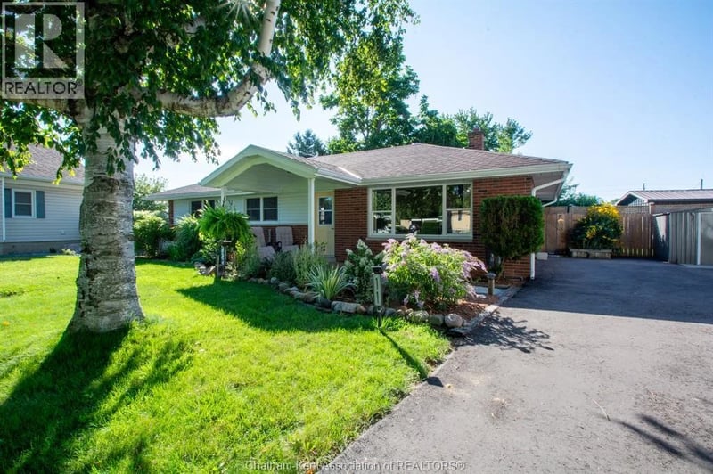 11 Oriole Parkway, Chatham, Ontario, N7M5J5, Chatham, Ontario — photo 1 of 5