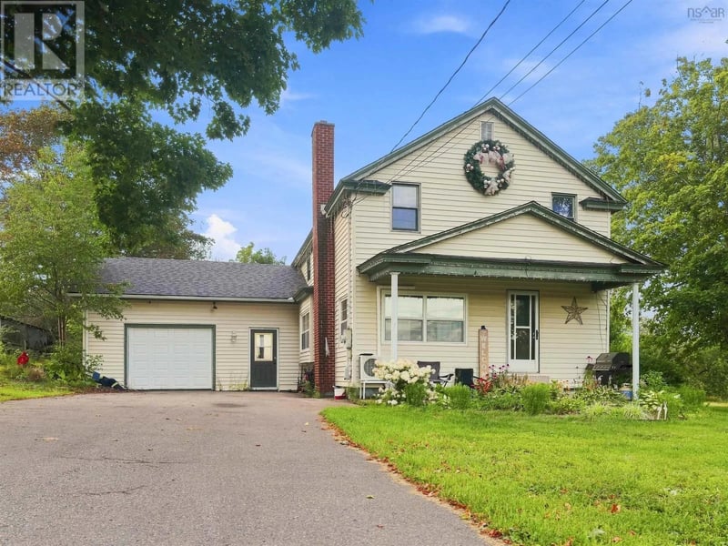 61 Jenks Avenue, Parrsboro, Nova Scotia, B0M1S0, Parrsboro, Nova Scotia — photo 1 of 5