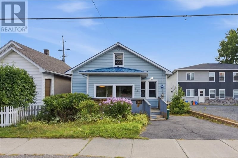 451 Cartier Avenue, Sudbury, Ontario, P3B1C7, Sudbury, Ontario — photo 1 of 5