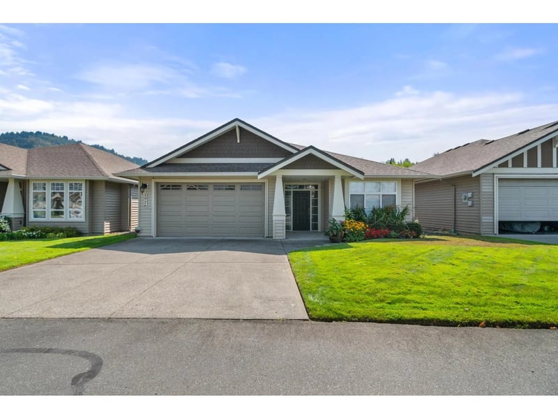 5976 HUNTER CREEK Crescent, Chilliwack, British Columbia, V2R0B7, Chilliwack, British Columbia — photo 1 of 5