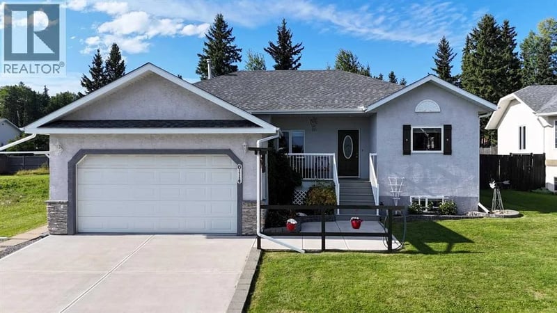 6114 11 Avenue, Edson, Alberta, T7E1Y8, Edson, Alberta — photo 1 of 5