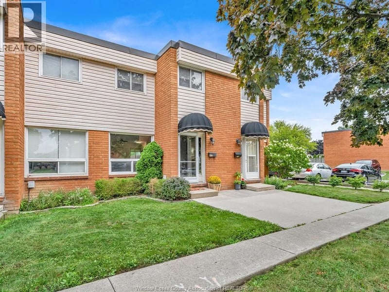 #D 301 VICTORIA, Amherstburg, Ontario, N9V3B3, Amherstburg, Ontario — photo 1 of 5