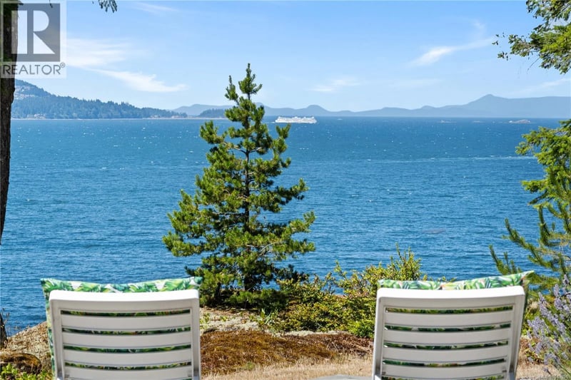 879 Canso Road, Gabriola Island, British Columbia, V0R1X2, Gabriola Island, British Columbia — photo 1 of 5