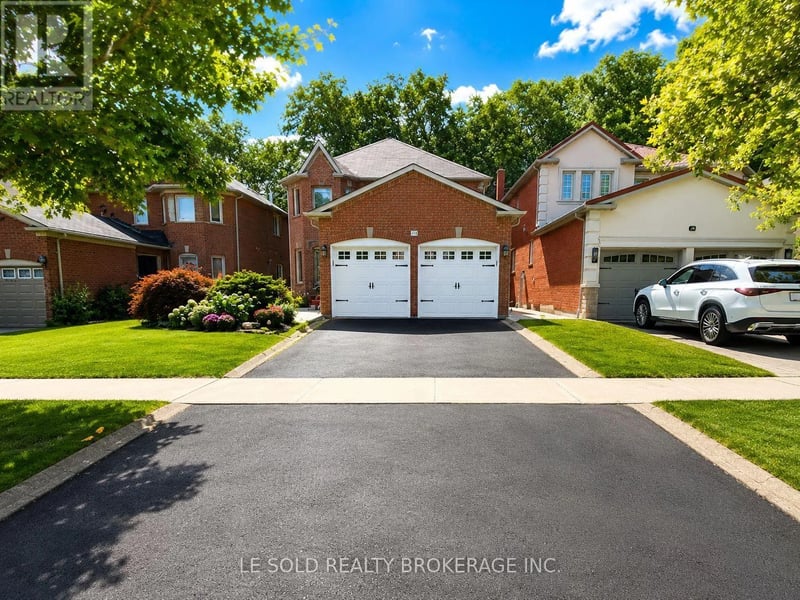 76 Larratt Lane, Richmond Hill (Westbrook), Ontario, L4C0E2, Richmond Hill (Westbrook), Ontario — photo 1 of 5
