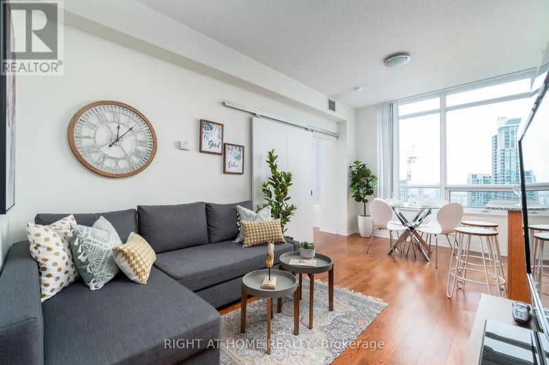 #3404 55 Bremner Boulevard, Toronto (Waterfront Communities), Ontario, M5J0A6, Toronto (Waterfront Communities), Ontario — photo 1 of 5