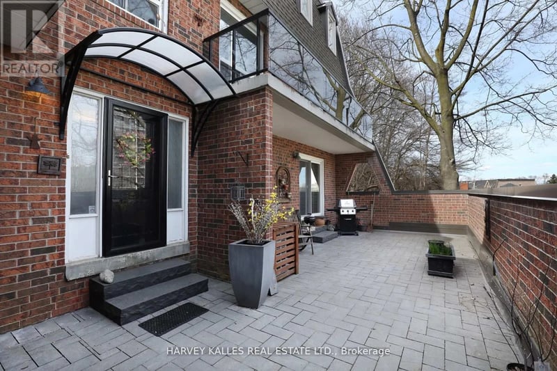 #TH16 18 La Rose Avenue, Toronto (Humber Heights), Ontario, M9P1A5, Toronto (Humber Heights), Ontario — photo 1 of 5