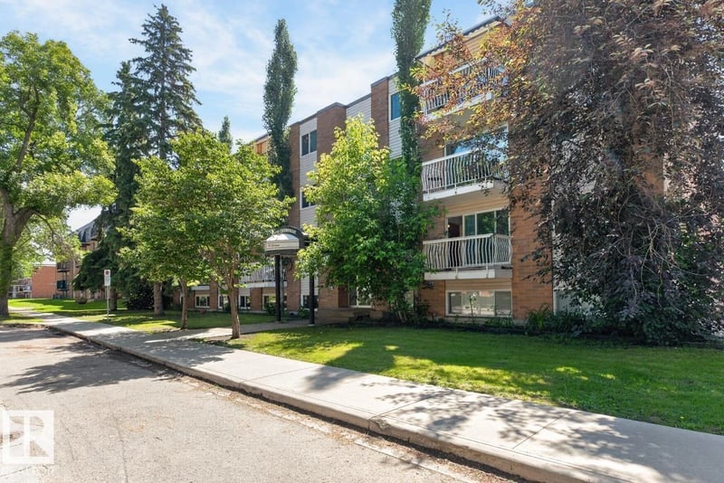 #402 10625 83 AV NW, Edmonton, Alberta, T6E2E3, Edmonton, Alberta — photo 1 of 5