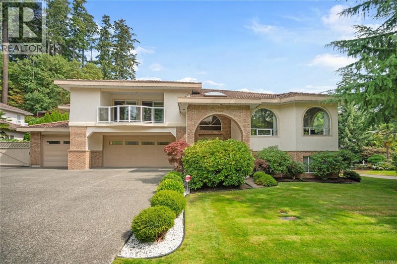 948 Boulderwood Rise, Saanich, British Columbia, V8Y3G5, Saanich, British Columbia — photo 1 of 5